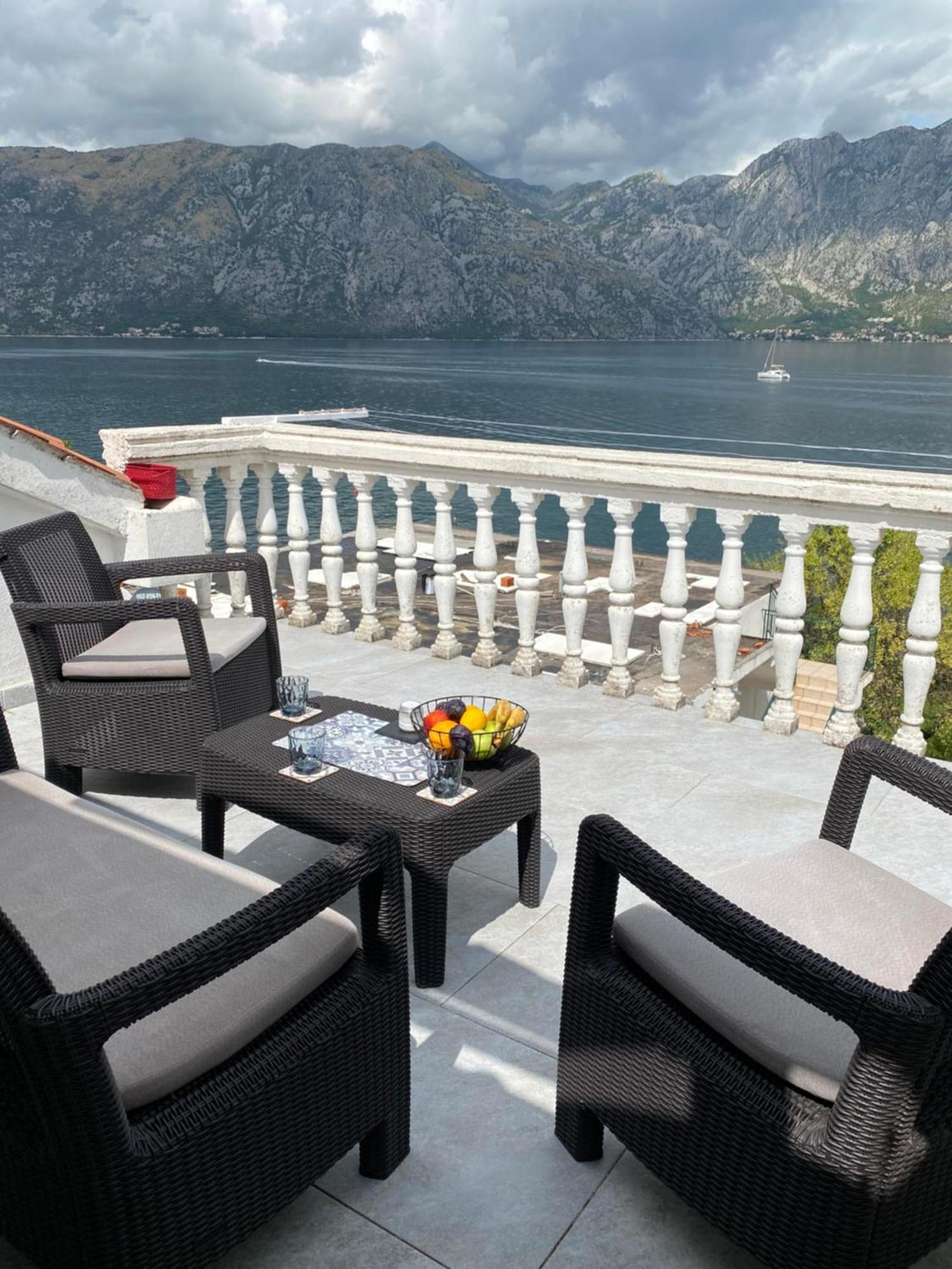 Lux Boka Sea View Apartment كوتور المظهر الخارجي الصورة
