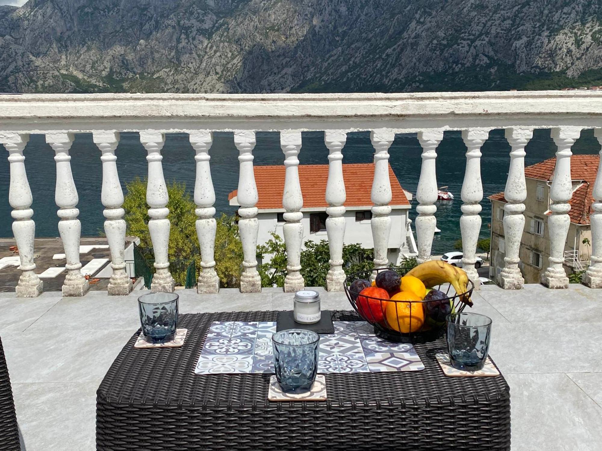 Lux Boka Sea View Apartment كوتور المظهر الخارجي الصورة